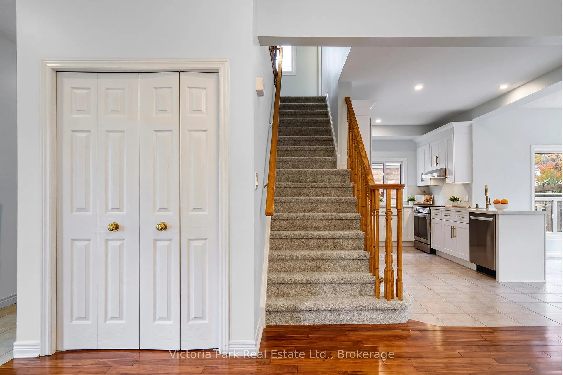 Photo 18 of 407 Woodrow Drive, Waterloo, Laurelwood — HOMEH