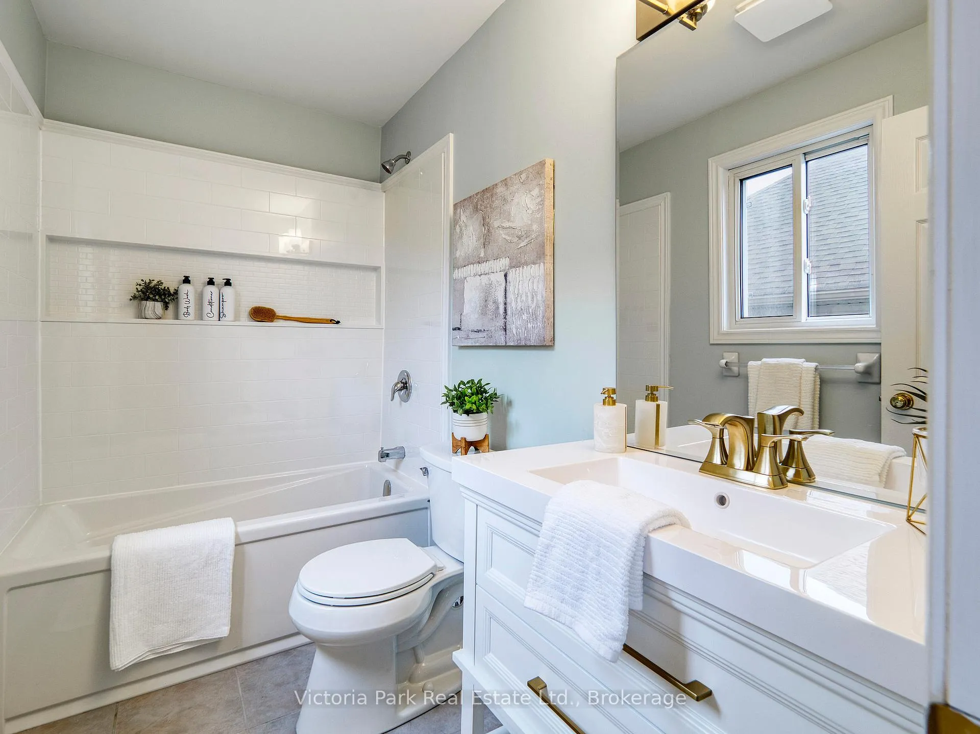 Photo 19 of 407 Woodrow Drive, Waterloo, Laurelwood — HOMEH