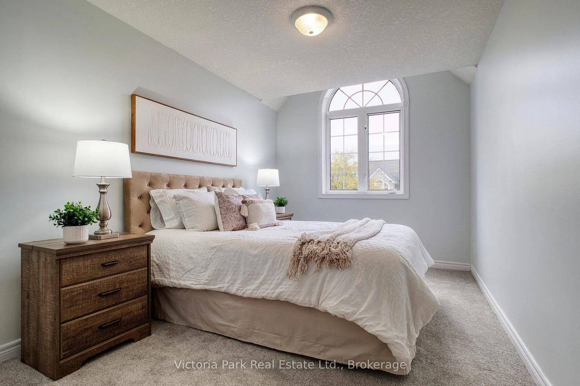 Photo 24 of 407 Woodrow Drive, Waterloo, Laurelwood — HOMEH
