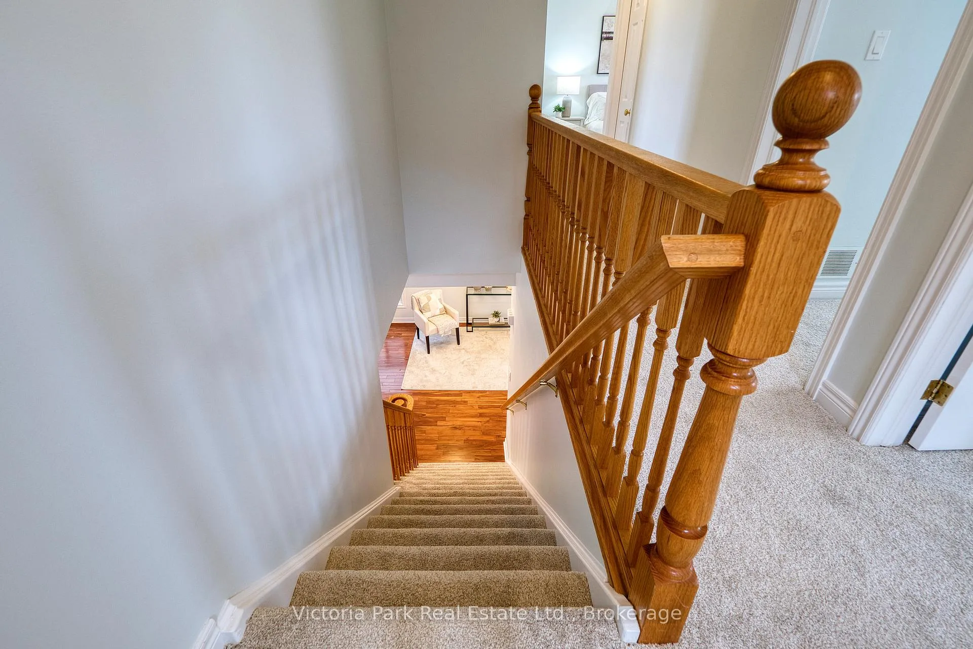 Photo 32 of 407 Woodrow Drive, Waterloo, Laurelwood — HOMEH