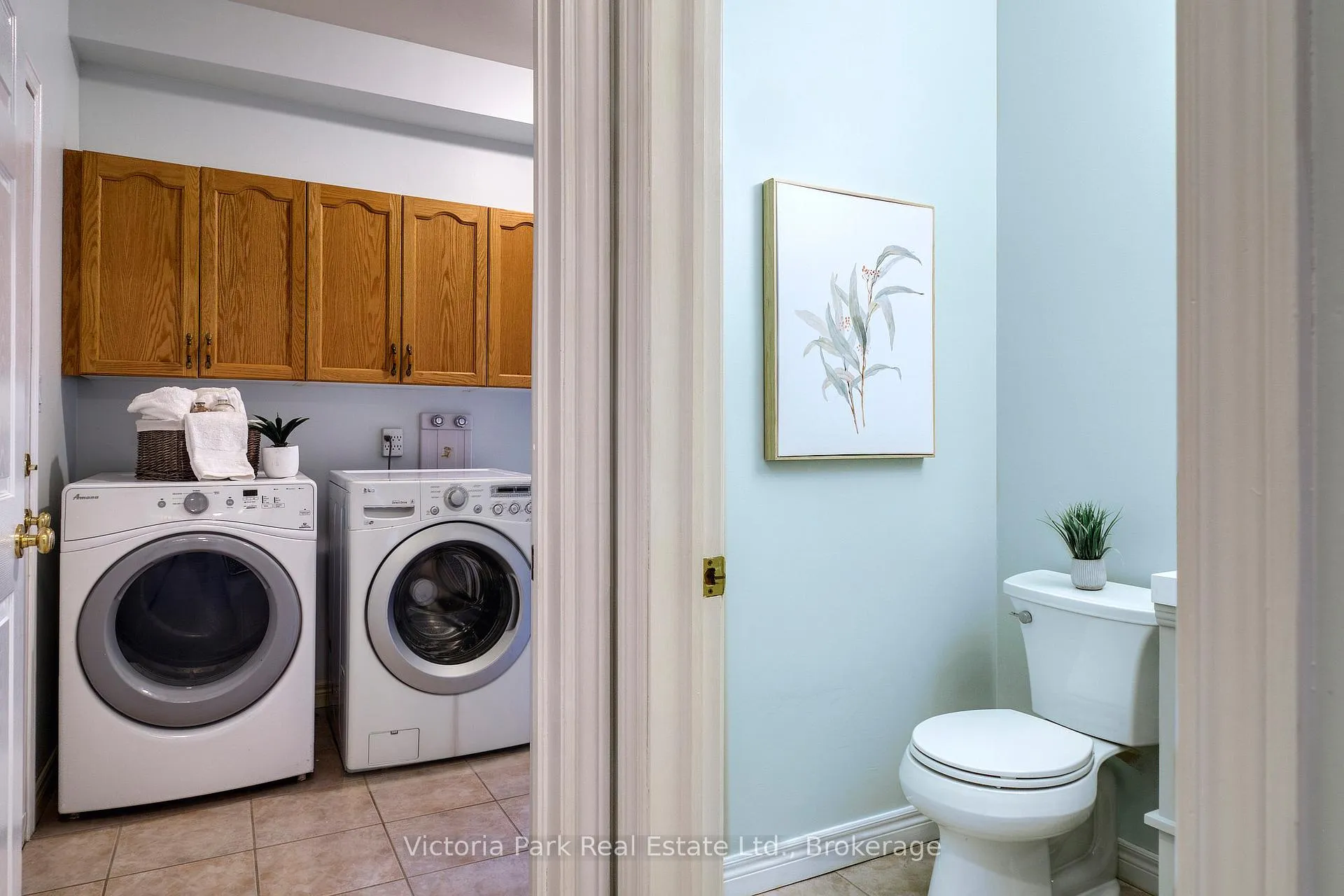 Photo 34 of 407 Woodrow Drive, Waterloo, Laurelwood — HOMEH