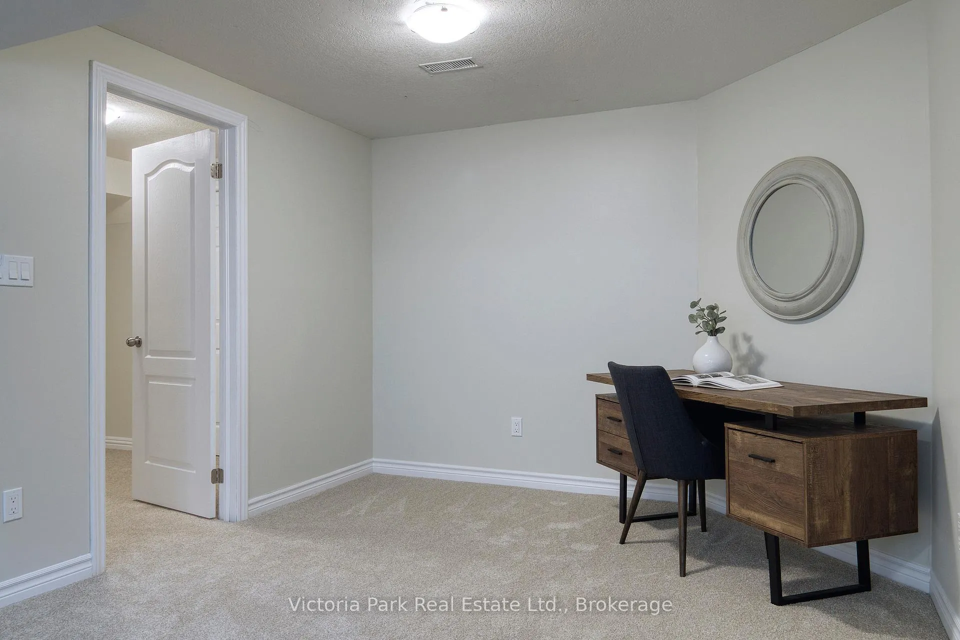 Photo 43 of 407 Woodrow Drive, Waterloo, Laurelwood — HOMEH