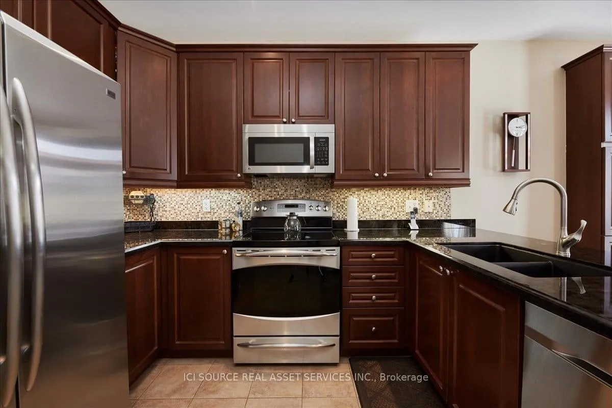 Photo 6 of 6 Versailles Crescent, Barrie, Innis-Shore — HOMEH