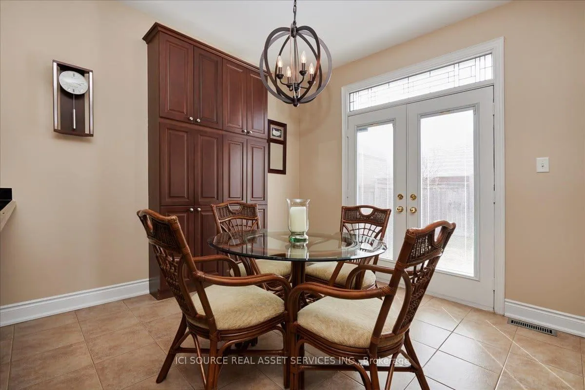 Photo 7 of 6 Versailles Crescent, Barrie, Innis-Shore — HOMEH