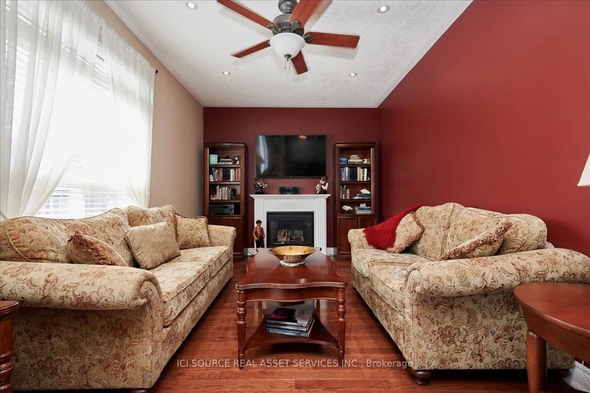 Photo 9 of 6 Versailles Crescent, Barrie, Innis-Shore — HOMEH