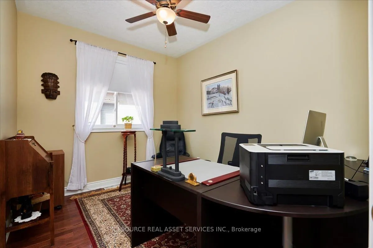 Photo 12 of 6 Versailles Crescent, Barrie, Innis-Shore — HOMEH