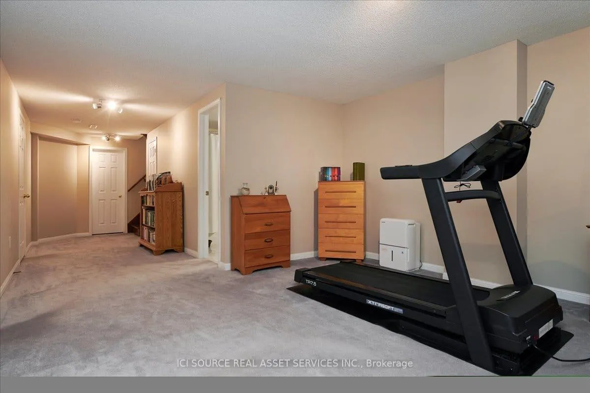 Photo 14 of 6 Versailles Crescent, Barrie, Innis-Shore — HOMEH