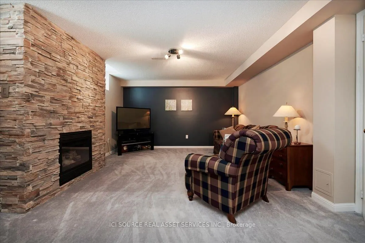 Photo 15 of 6 Versailles Crescent, Barrie, Innis-Shore — HOMEH