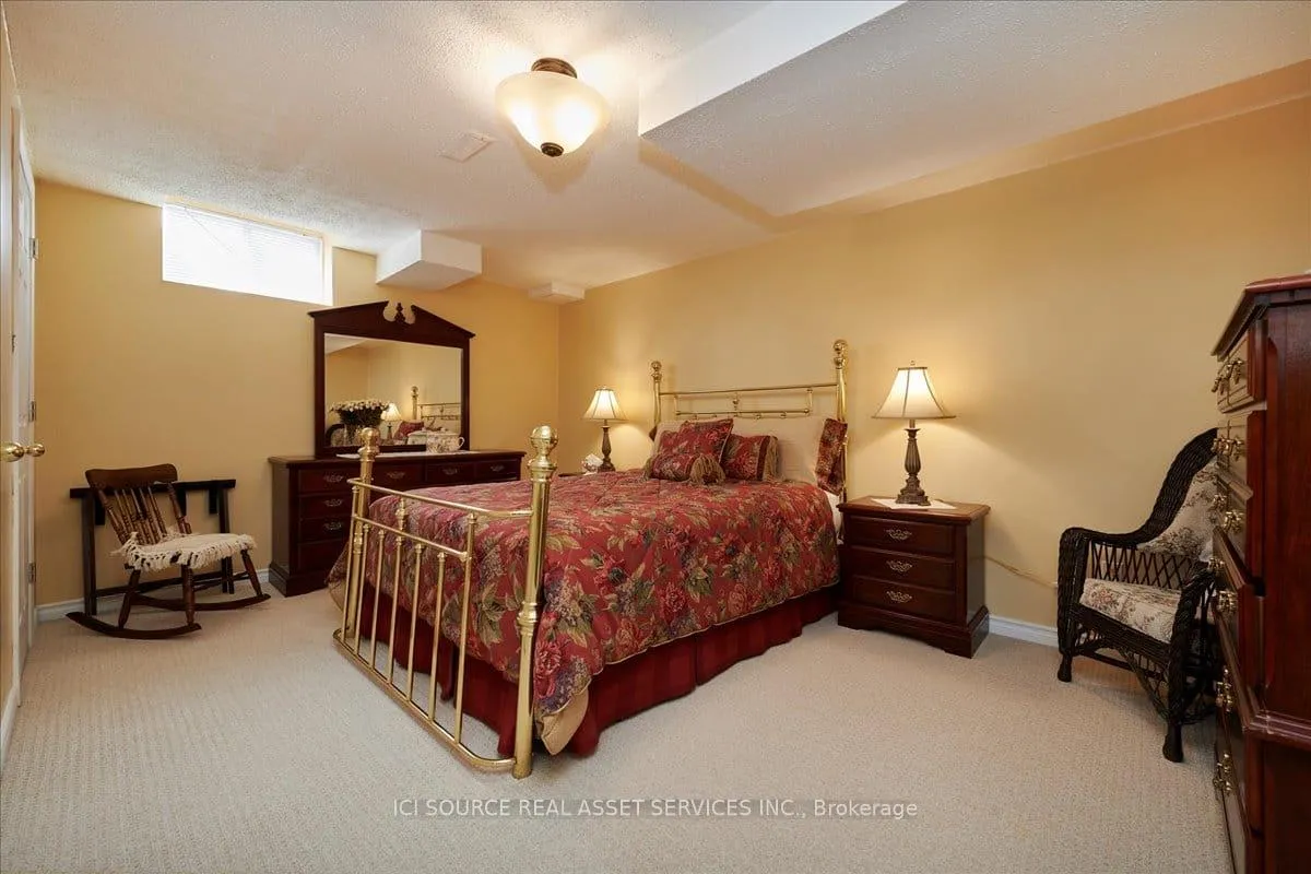 Photo 16 of 6 Versailles Crescent, Barrie, Innis-Shore — HOMEH