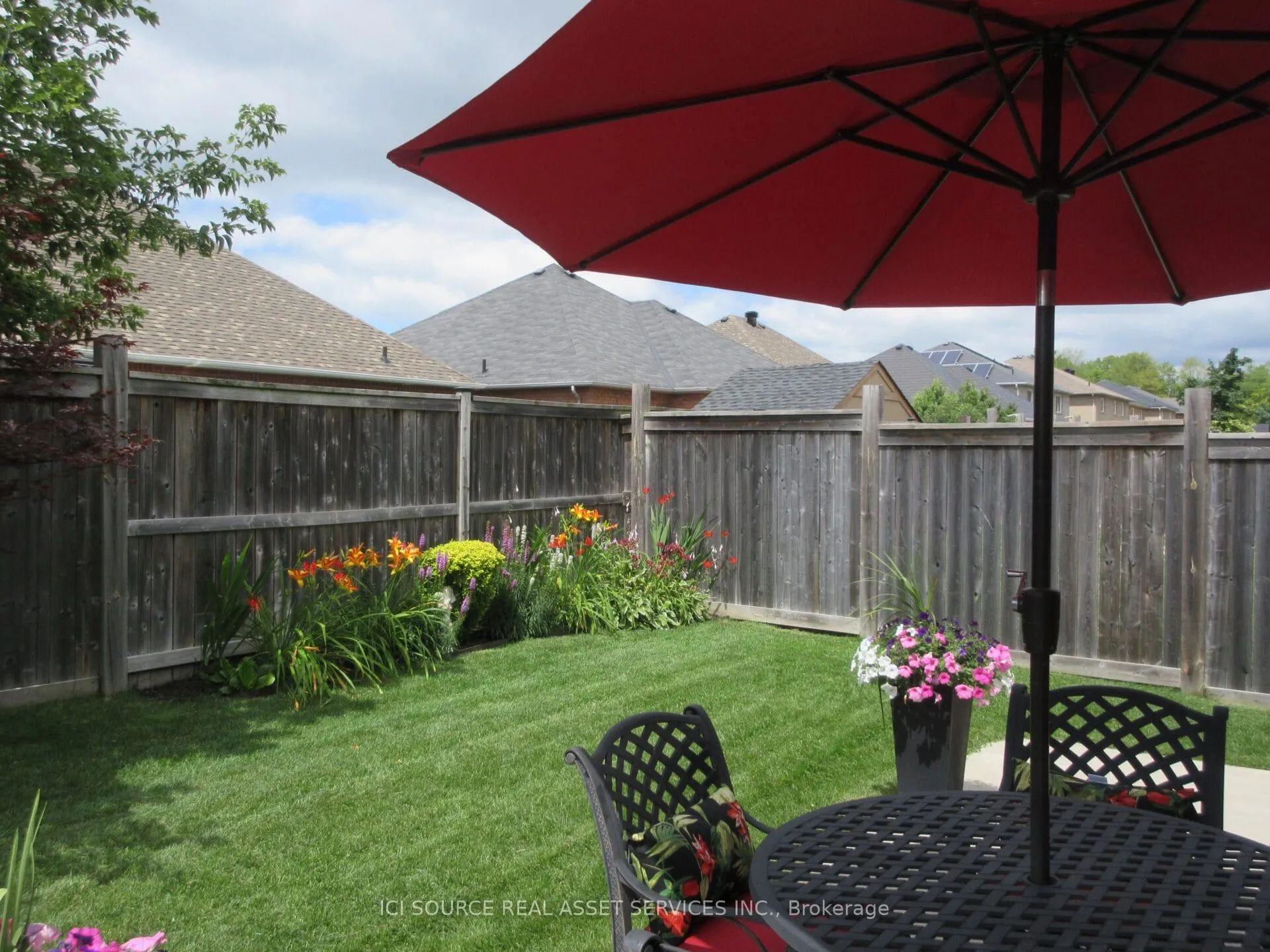 Photo 20 of 6 Versailles Crescent, Barrie, Innis-Shore — HOMEH