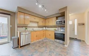 Photo 9 of 50 Newbury Drive, Kitchener — HOMEH