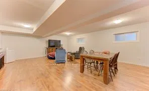 Photo 19 of 50 Newbury Drive, Kitchener — HOMEH