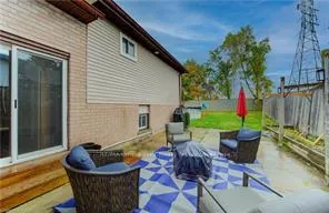 Photo 24 of 50 Newbury Drive, Kitchener — HOMEH