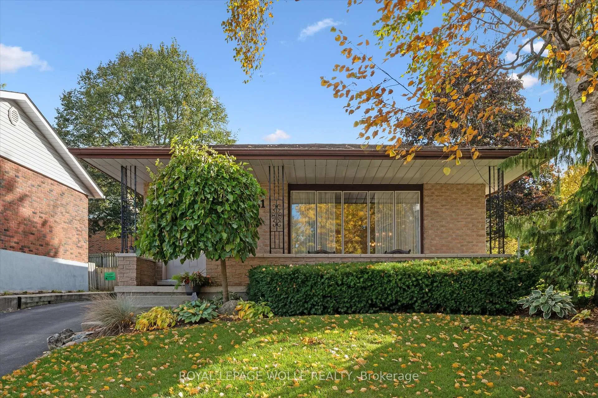 Photo 1 of 61 Sandsprings Crescent, Kitchener — HOMEH