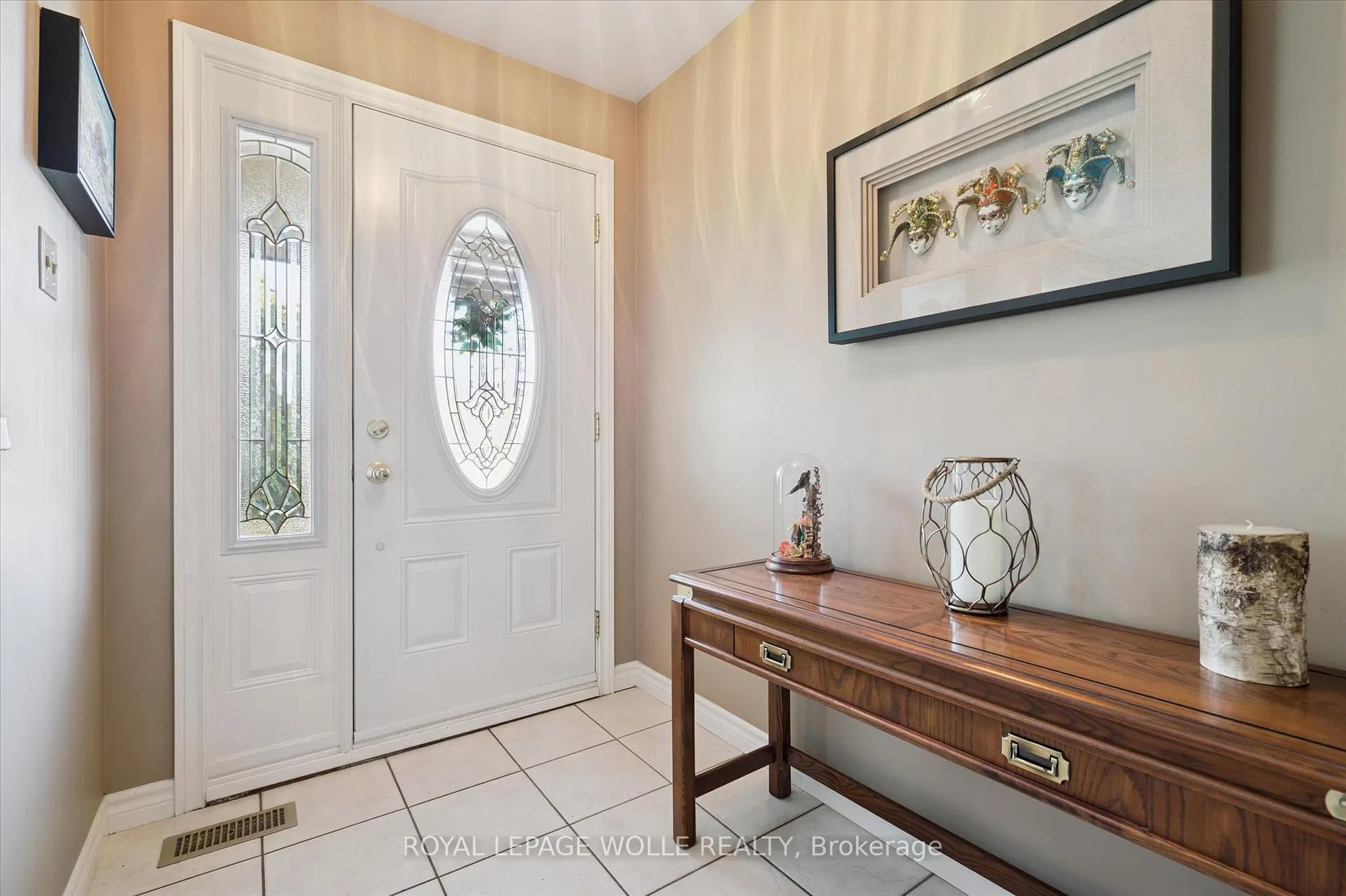 Photo 4 of 61 Sandsprings Crescent, Kitchener — HOMEH