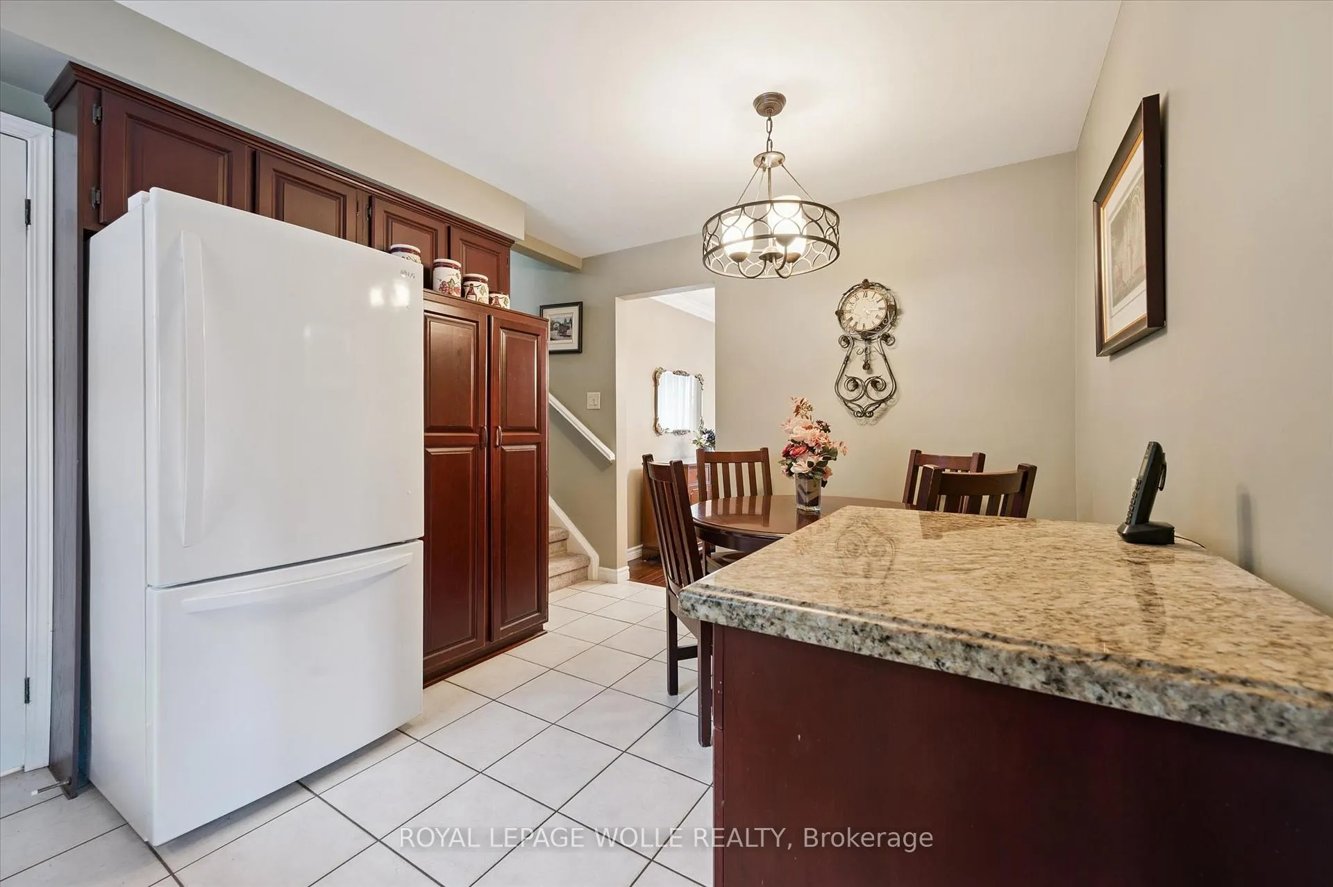 Photo 12 of 61 Sandsprings Crescent, Kitchener — HOMEH