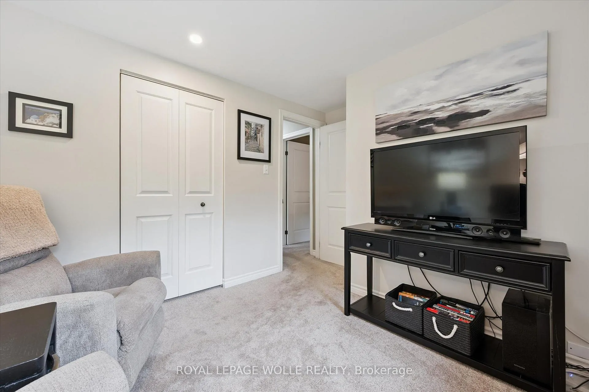 Photo 17 of 61 Sandsprings Crescent, Kitchener — HOMEH