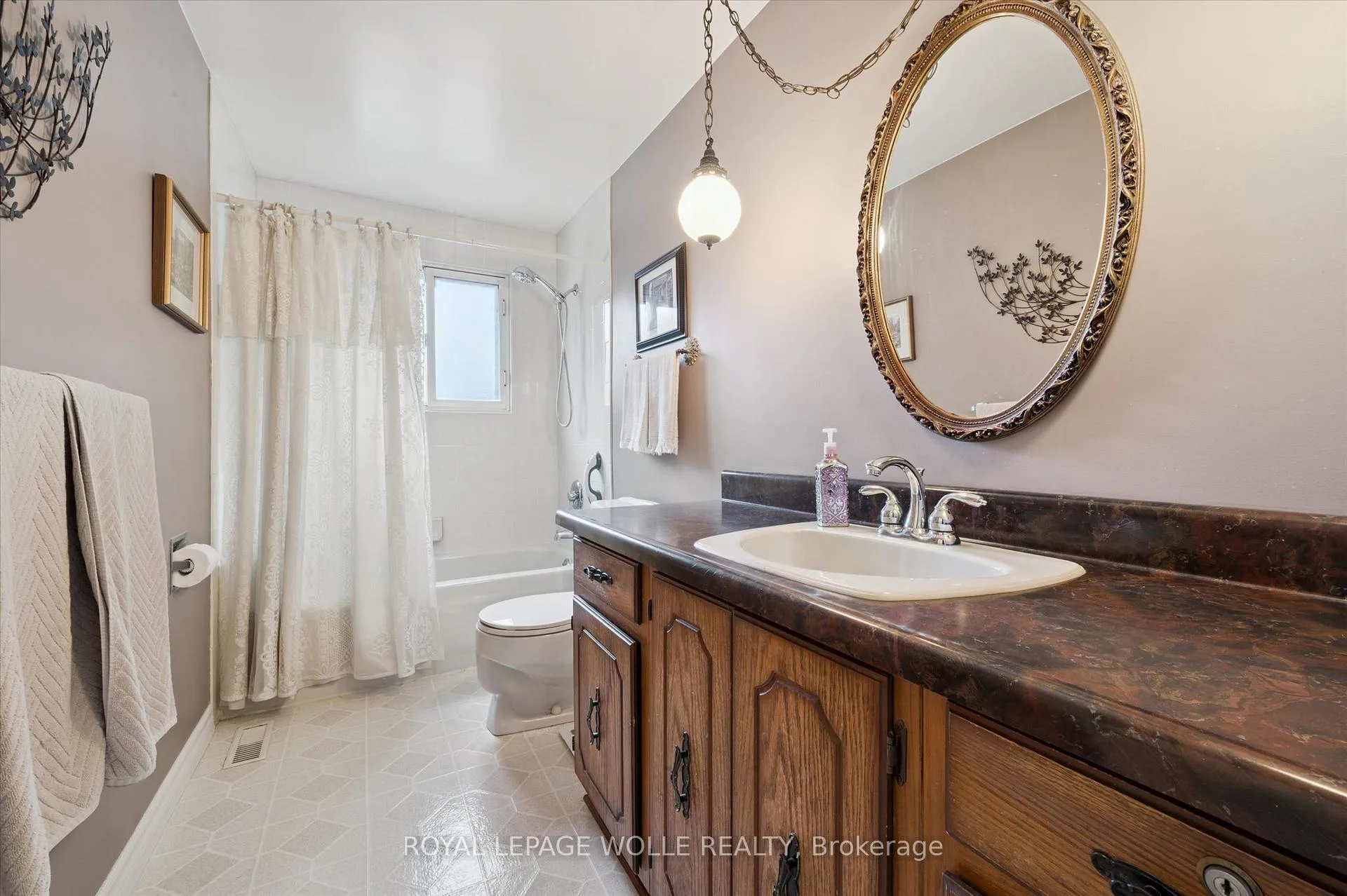 Photo 18 of 61 Sandsprings Crescent, Kitchener — HOMEH