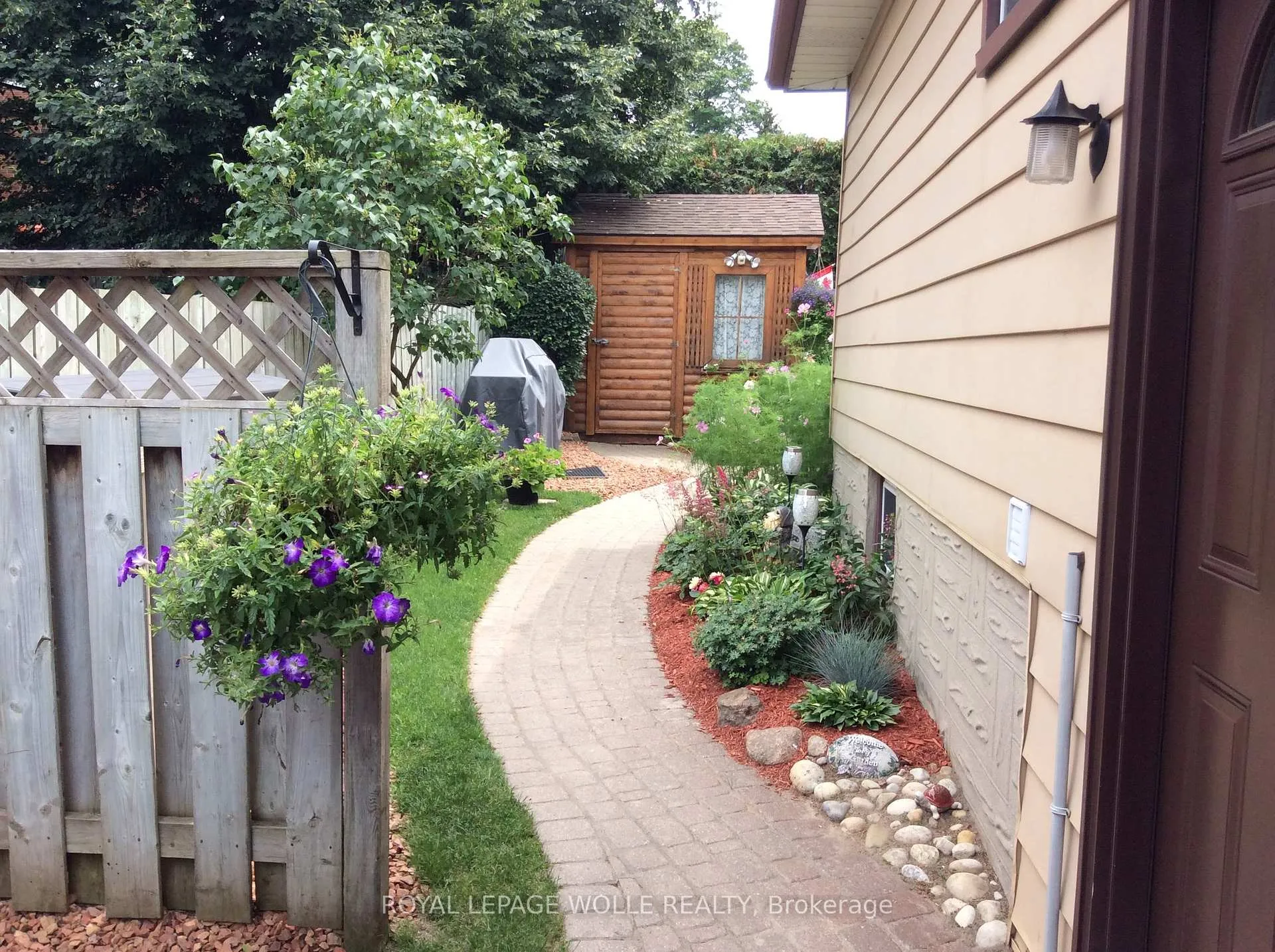 Photo 39 of 61 Sandsprings Crescent, Kitchener — HOMEH