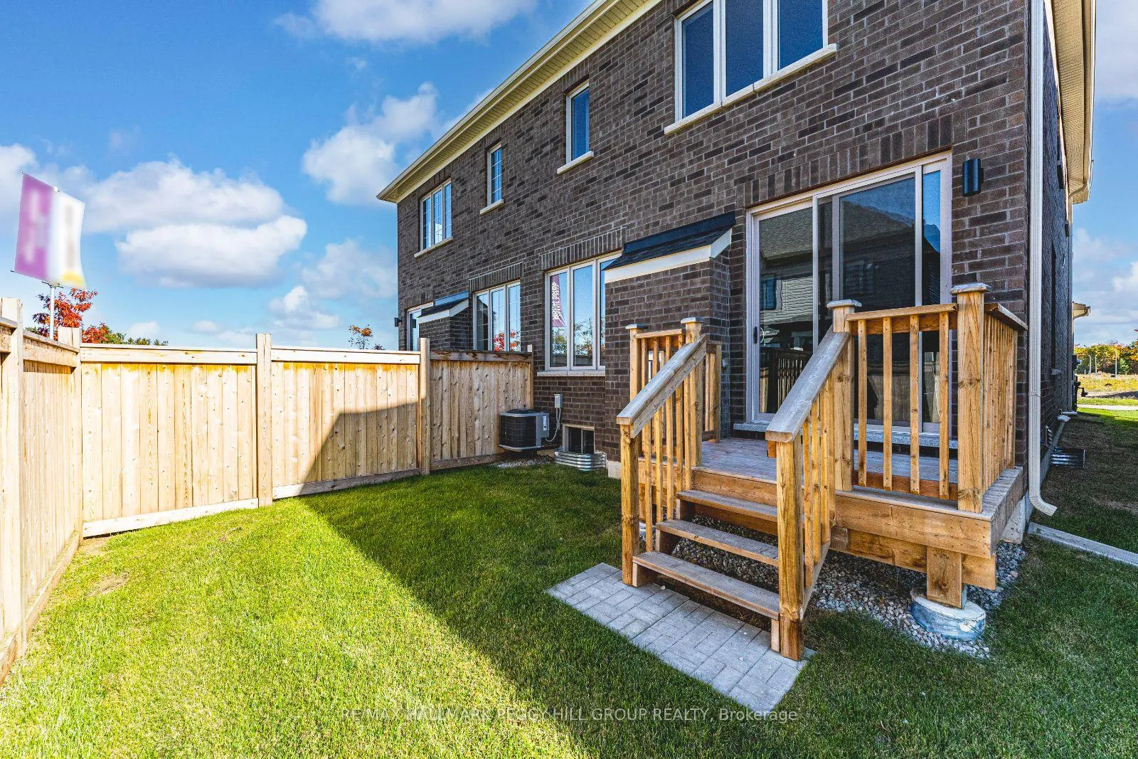 Photo 13 of 25 Amsterdam Drive, Barrie, Rural Barrie Southeast — HOMEH