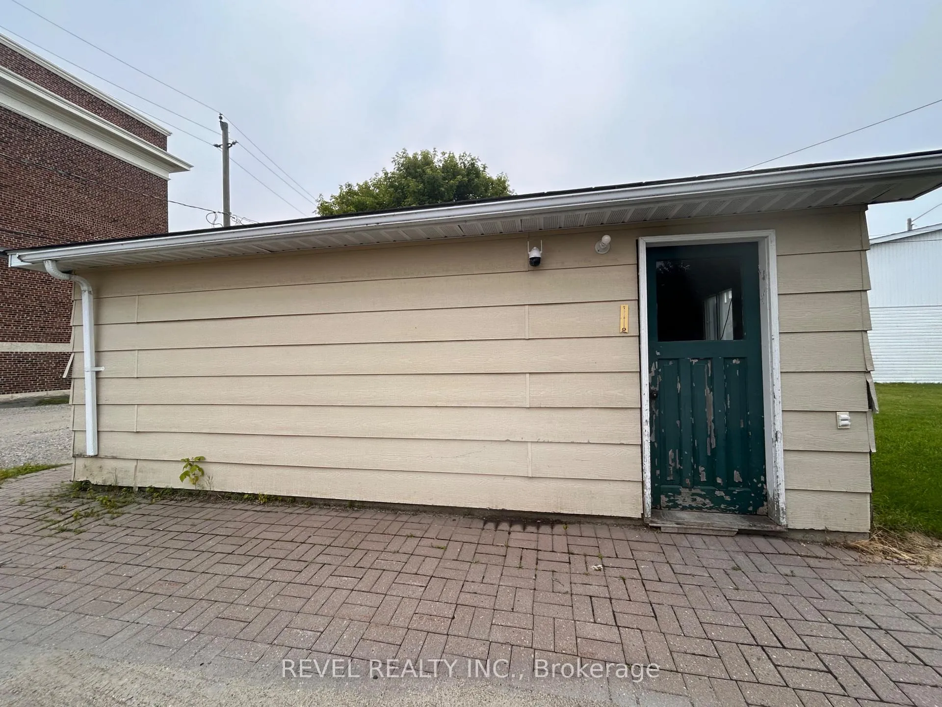 Photo 6 of 148 Third Avenue, Cochrane — HOMEH