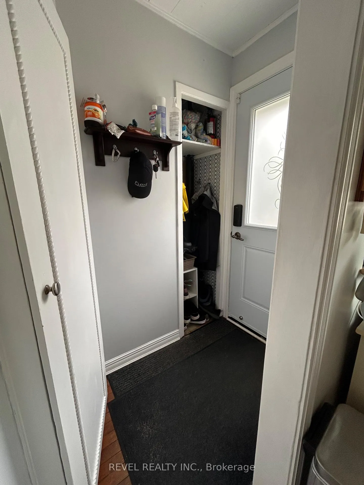 Photo 7 of 148 Third Avenue, Cochrane — HOMEH