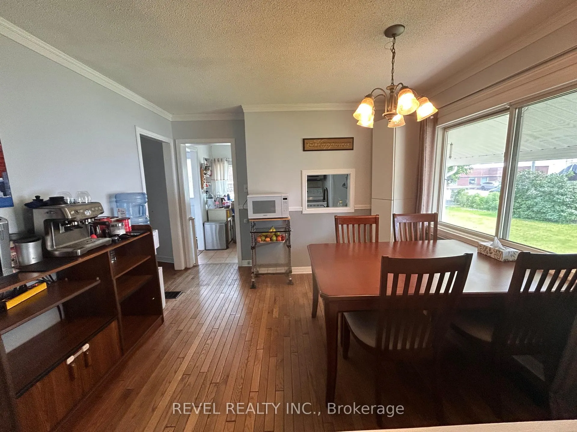 Photo 12 of 148 Third Avenue, Cochrane — HOMEH