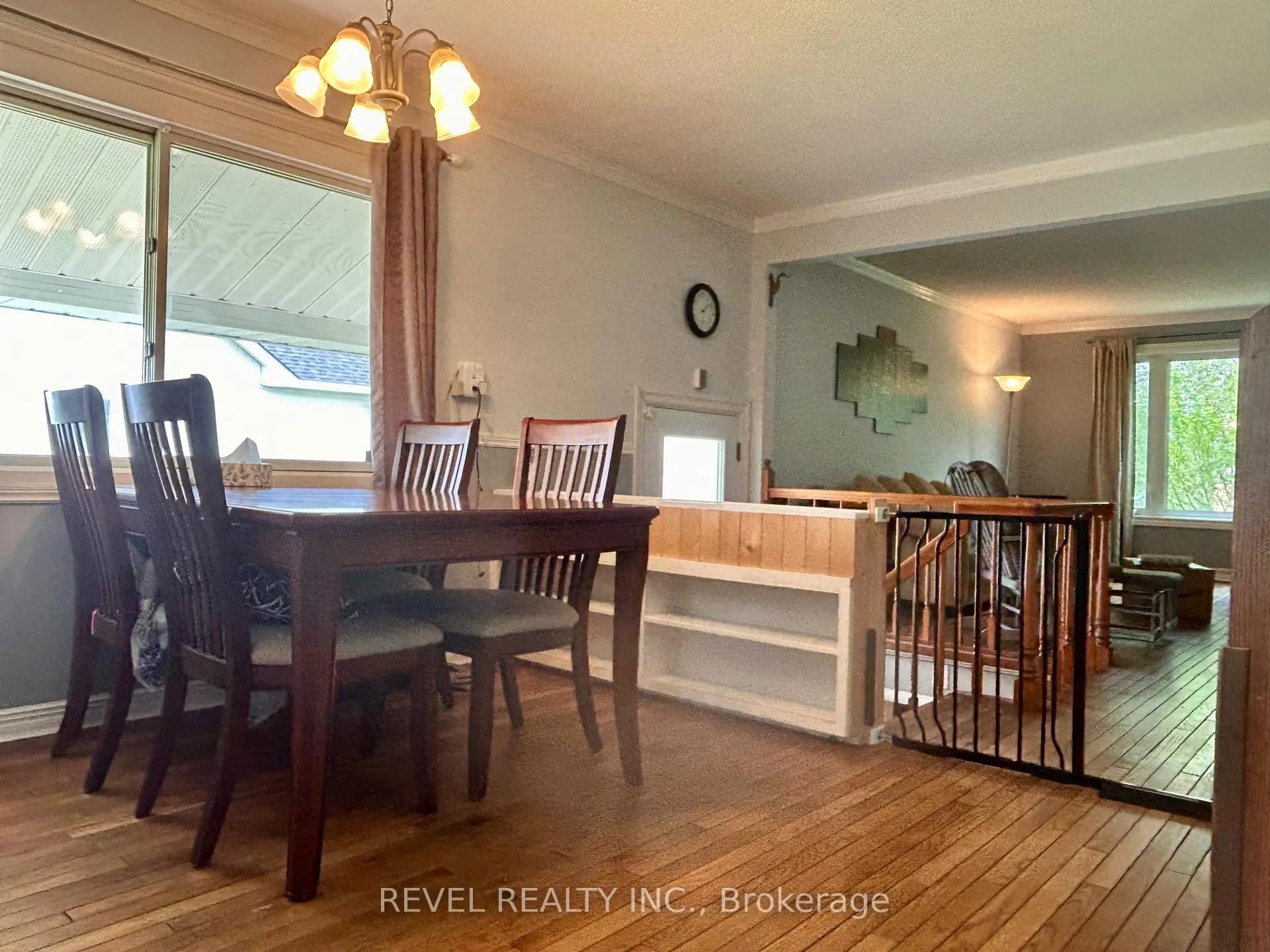 Photo 13 of 148 Third Avenue, Cochrane — HOMEH