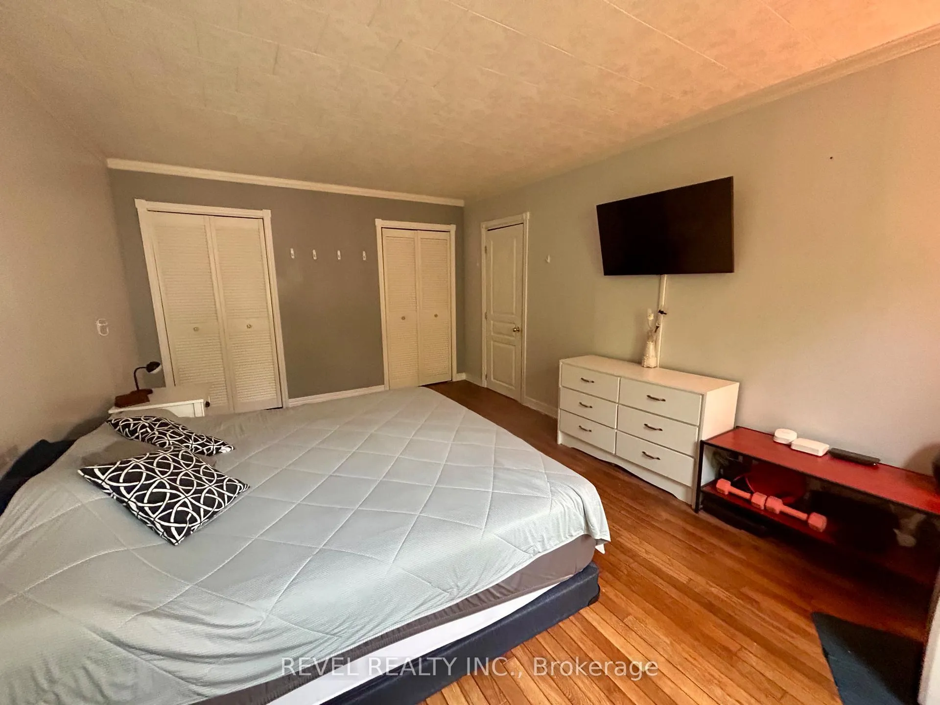 Photo 21 of 148 Third Avenue, Cochrane — HOMEH