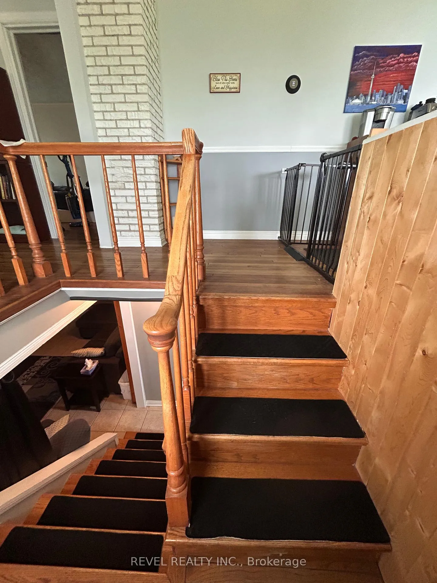 Photo 23 of 148 Third Avenue, Cochrane — HOMEH