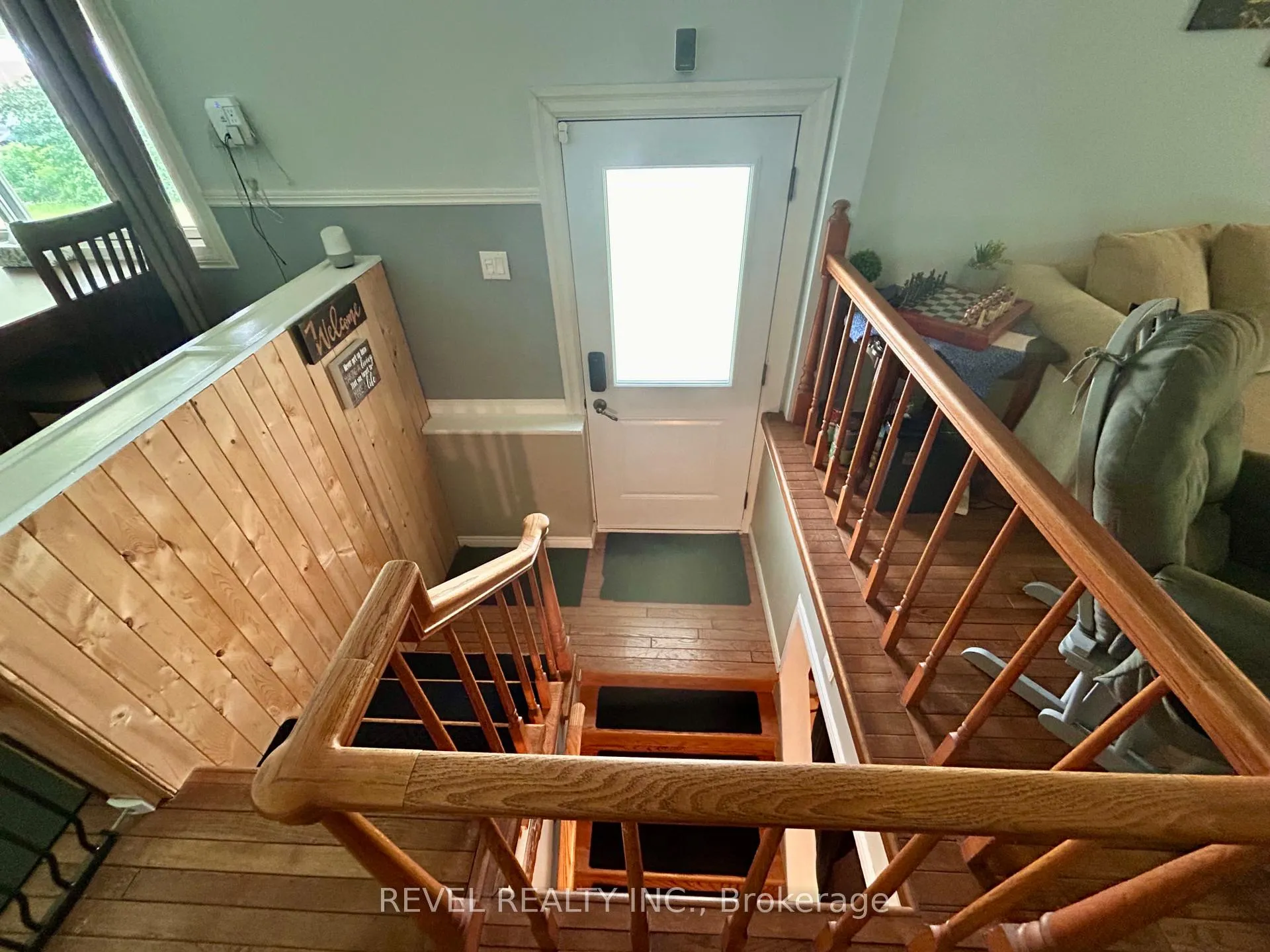 Photo 24 of 148 Third Avenue, Cochrane — HOMEH
