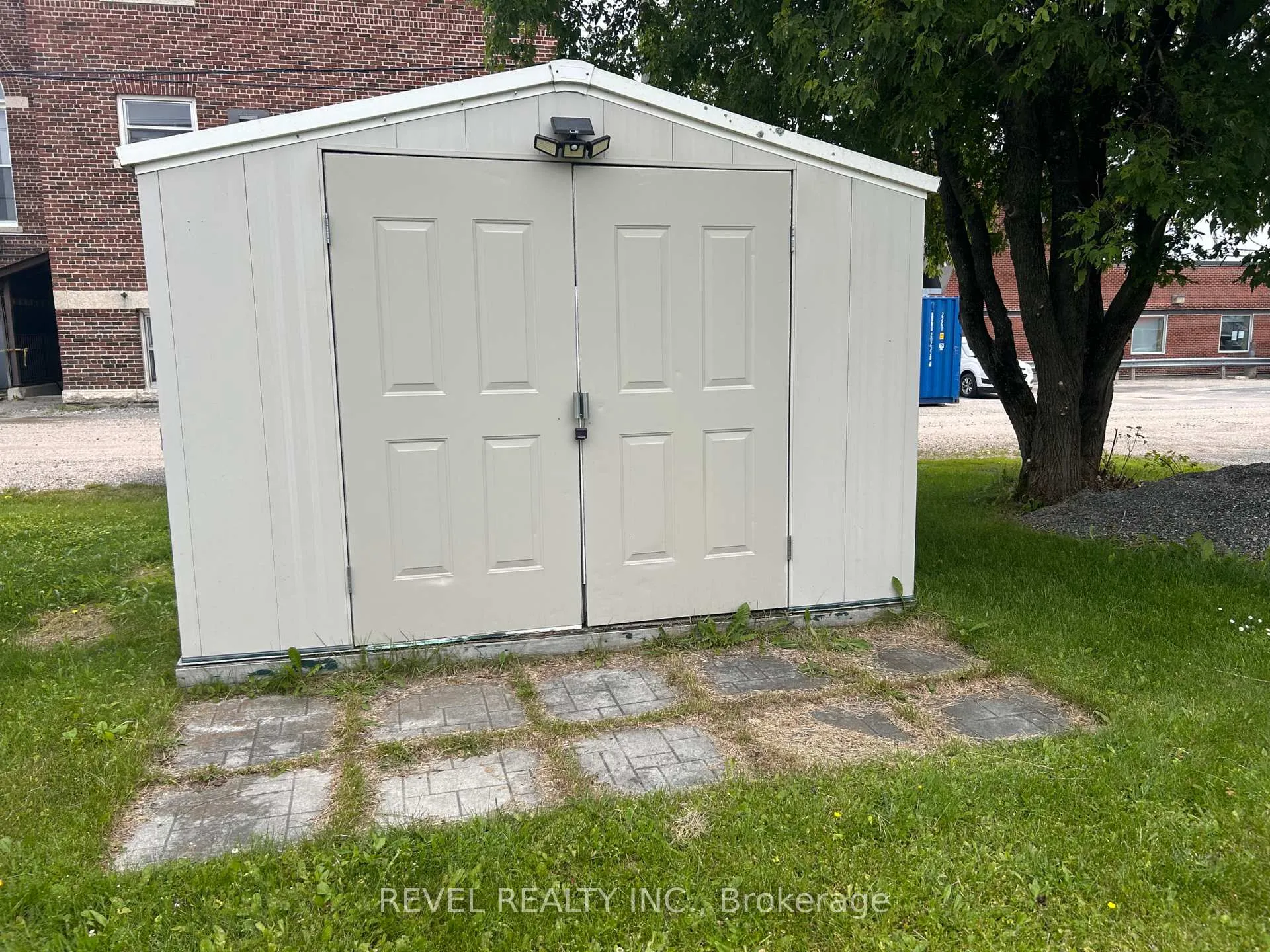Photo 32 of 148 Third Avenue, Cochrane — HOMEH