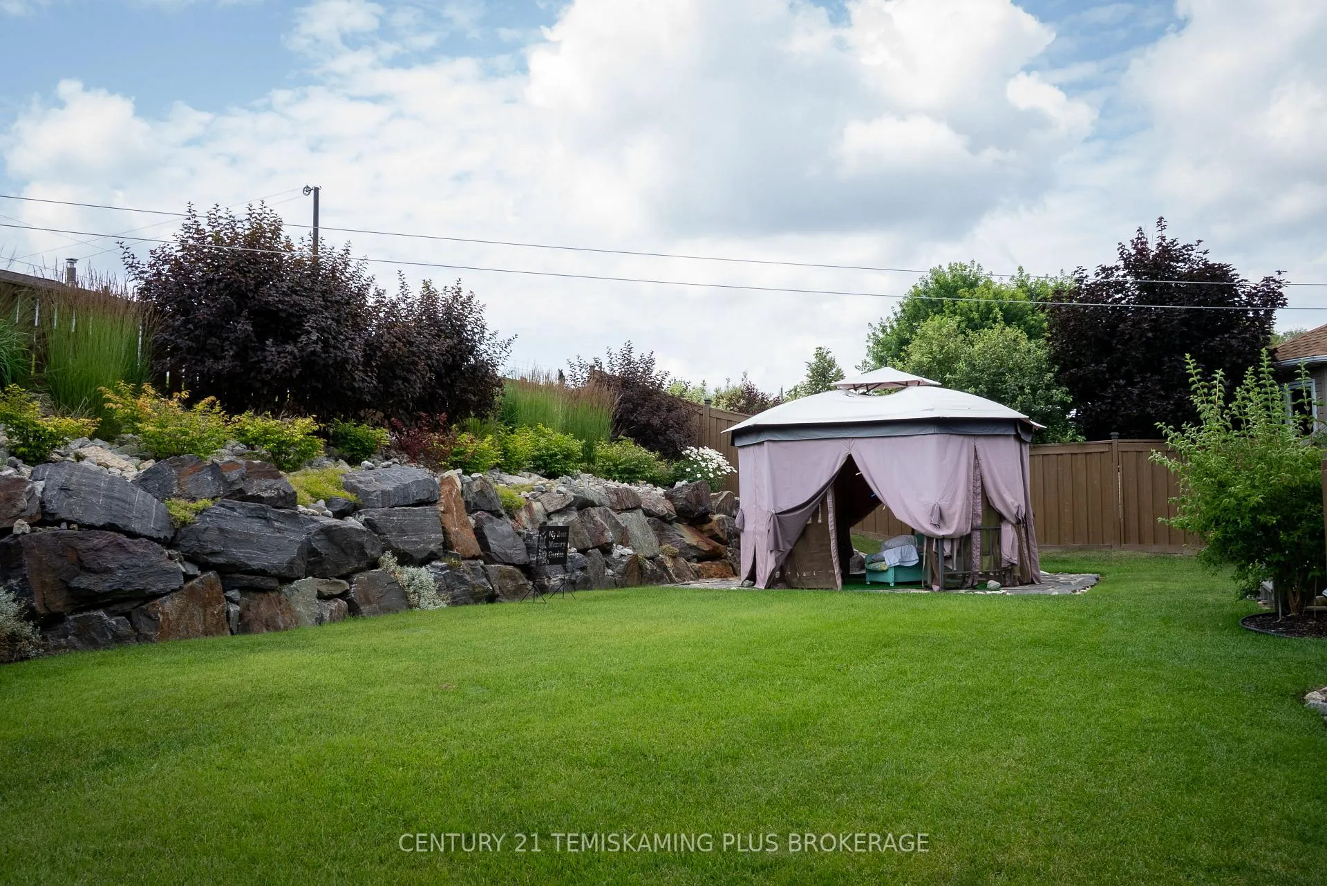 Photo 5 of 376 Arnold Drive, Temiskaming Shores, Haileybury — HOMEH