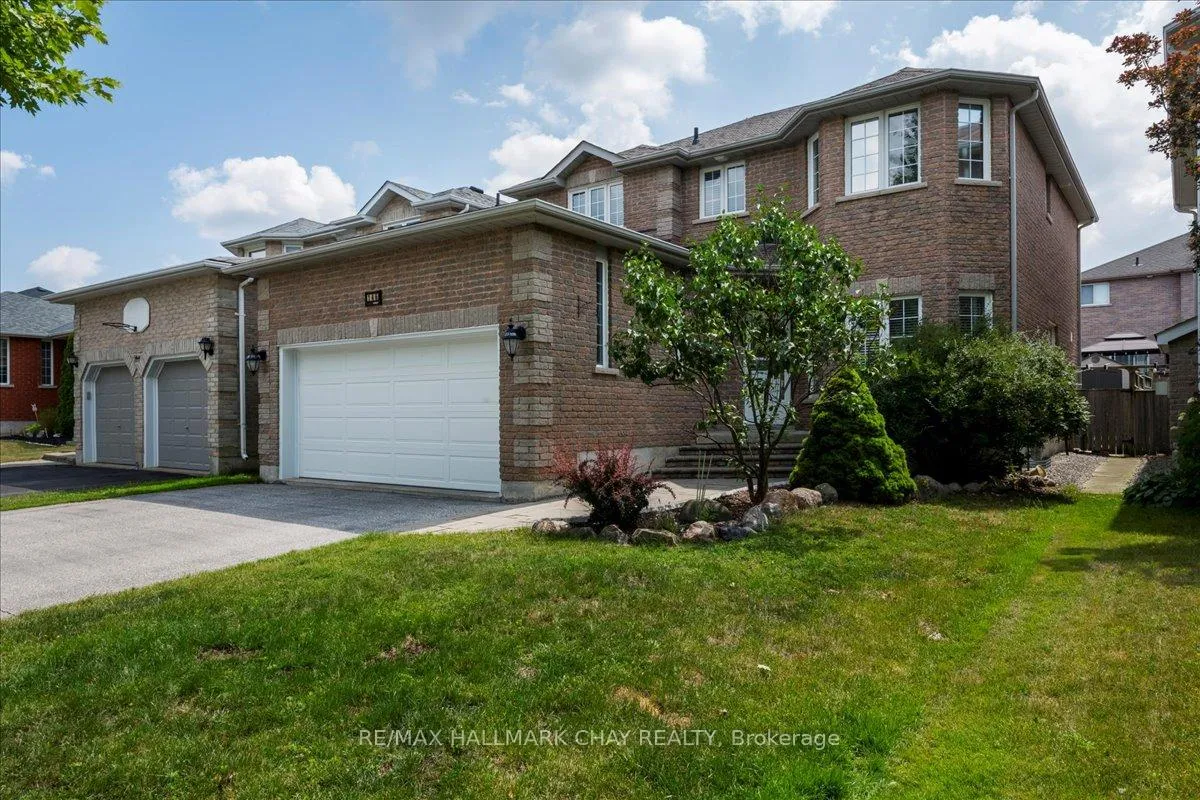 Photo 3 of 146 Raymond Crescent, Barrie, Painswick South — HOMEH