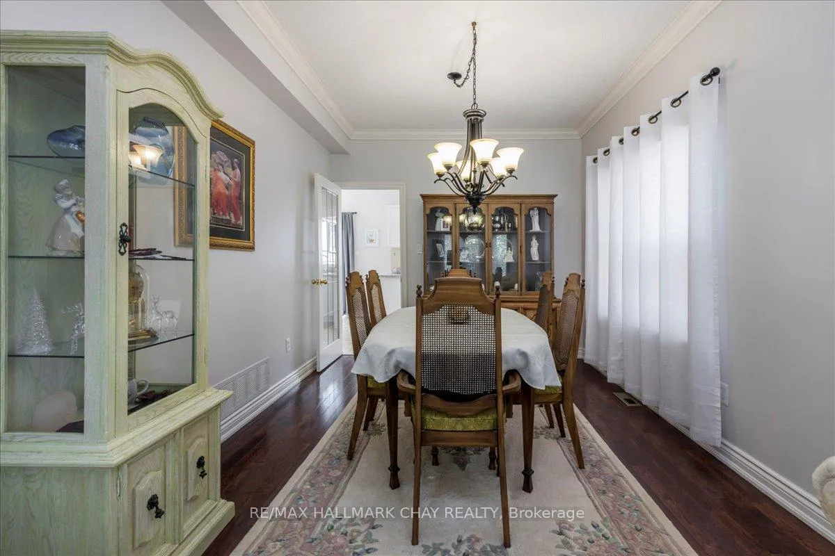 Photo 8 of 146 Raymond Crescent, Barrie, Painswick South — HOMEH