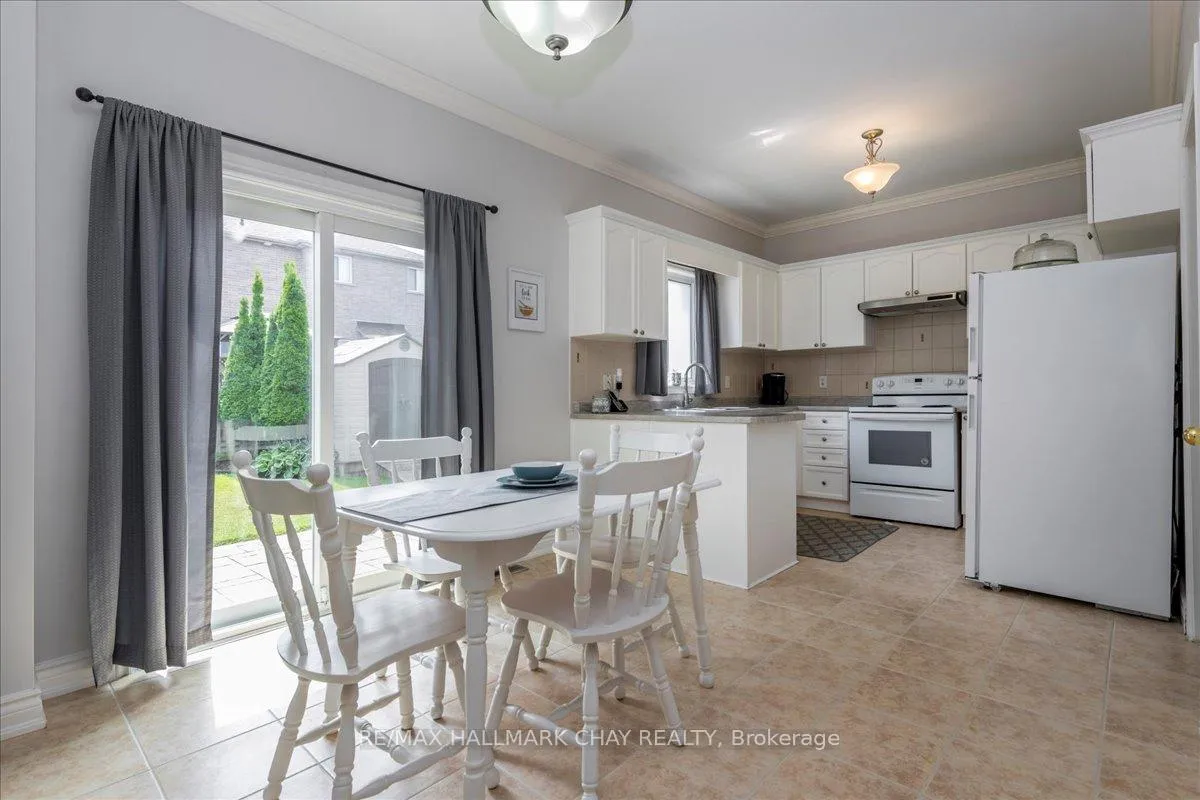 Photo 12 of 146 Raymond Crescent, Barrie, Painswick South — HOMEH