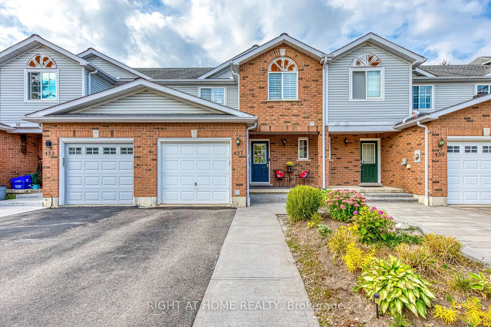 Photo 1 of 457 Laurel Gate Drive, Waterloo — HOMEH