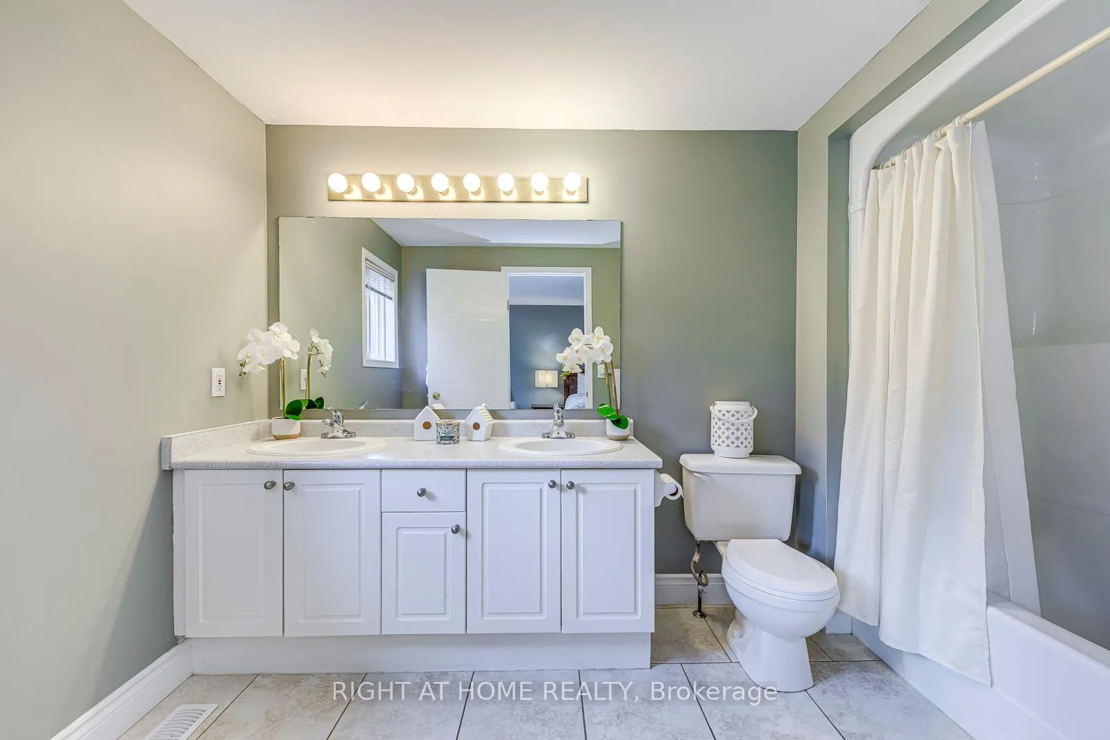 Photo 27 of 457 Laurel Gate Drive, Waterloo — HOMEH