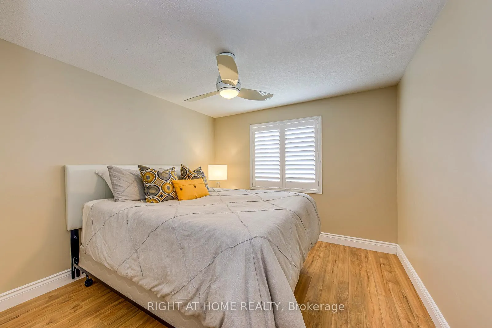 Photo 32 of 457 Laurel Gate Drive, Waterloo — HOMEH