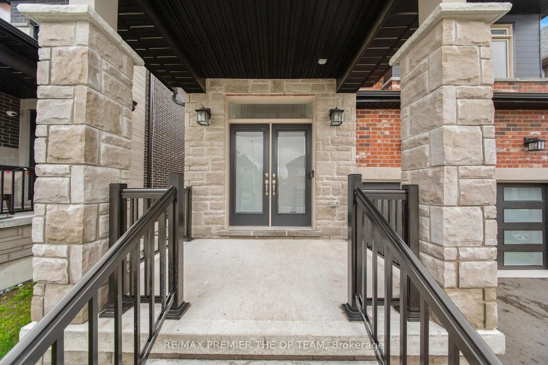 Photo 5 of 199 Franklin Trail, Barrie, Holly — HOMEH