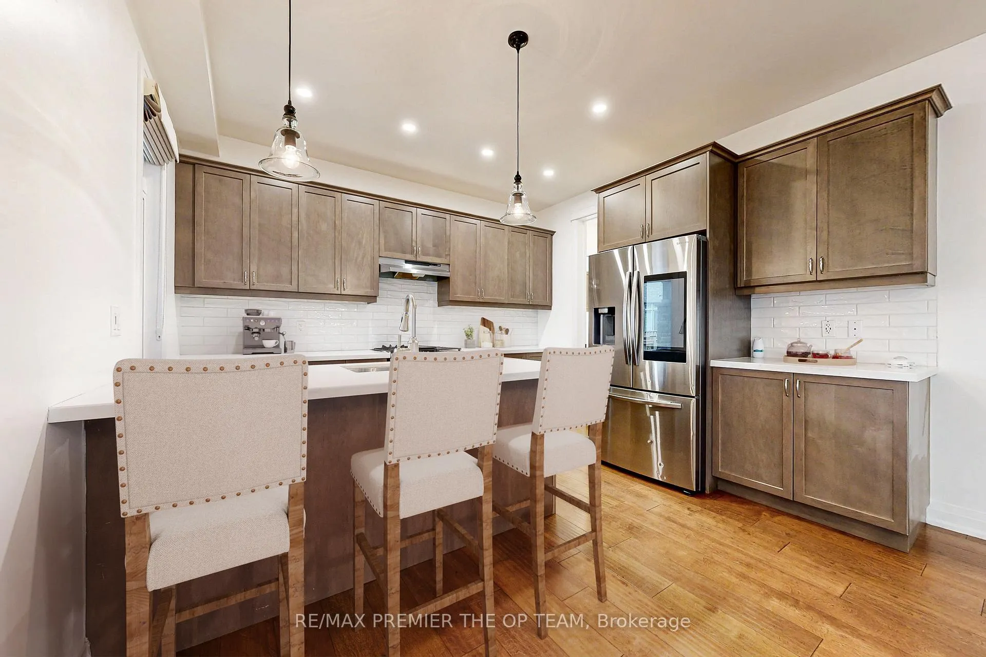 Photo 18 of 199 Franklin Trail, Barrie, Holly — HOMEH