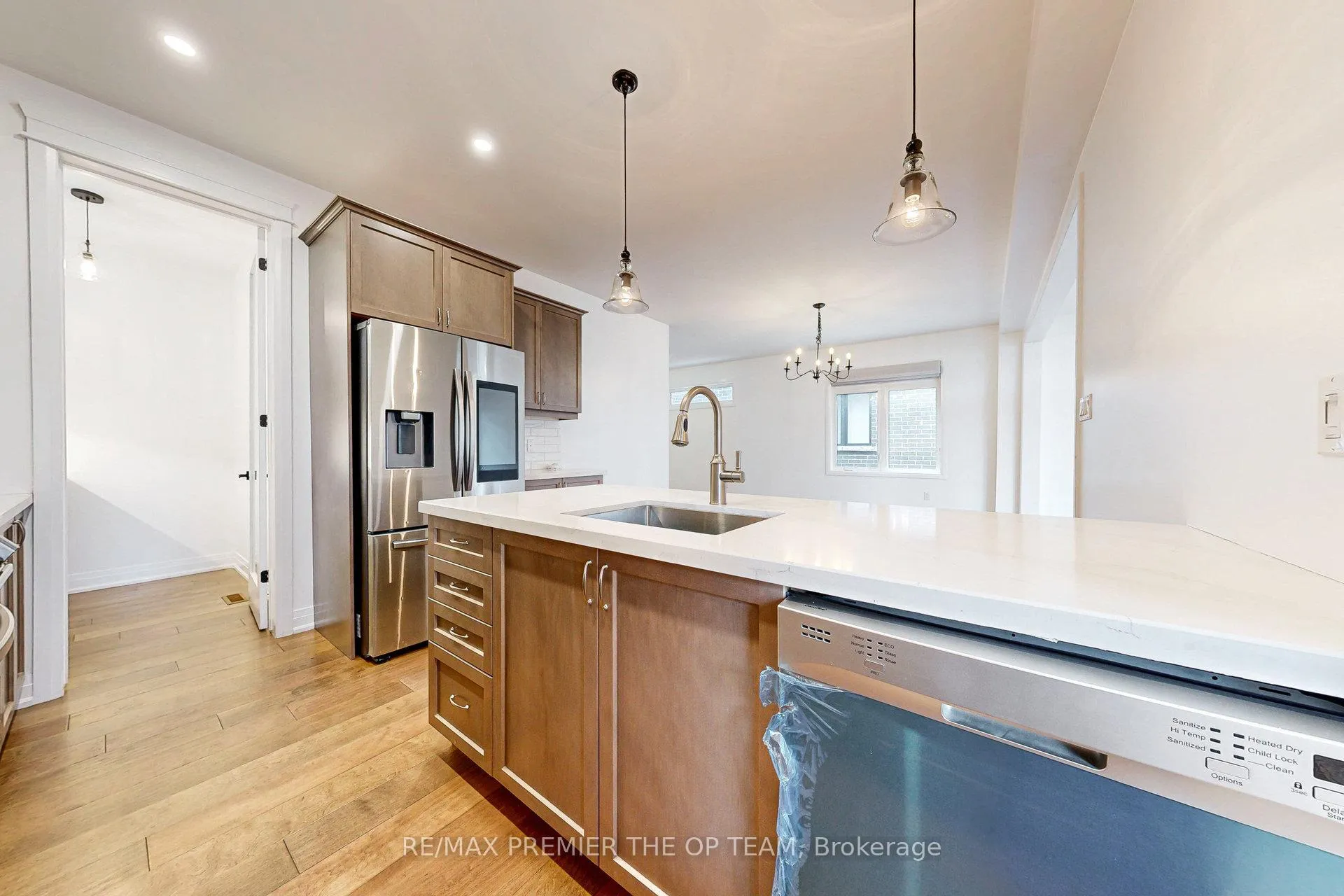 Photo 21 of 199 Franklin Trail, Barrie, Holly — HOMEH