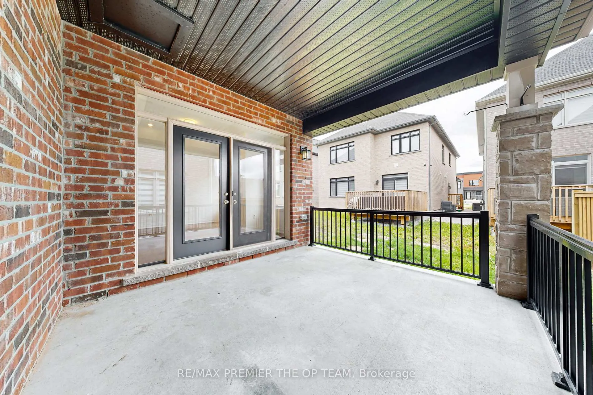 Photo 24 of 199 Franklin Trail, Barrie, Holly — HOMEH