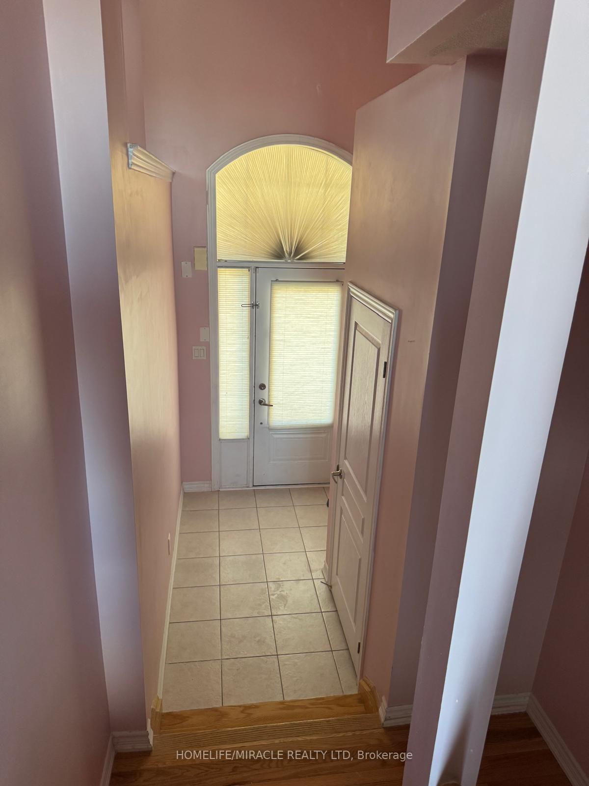 Photo 2 of Unit 88, 88 Aspen Hills Road, Brampton, Credit Valley — HOMEH