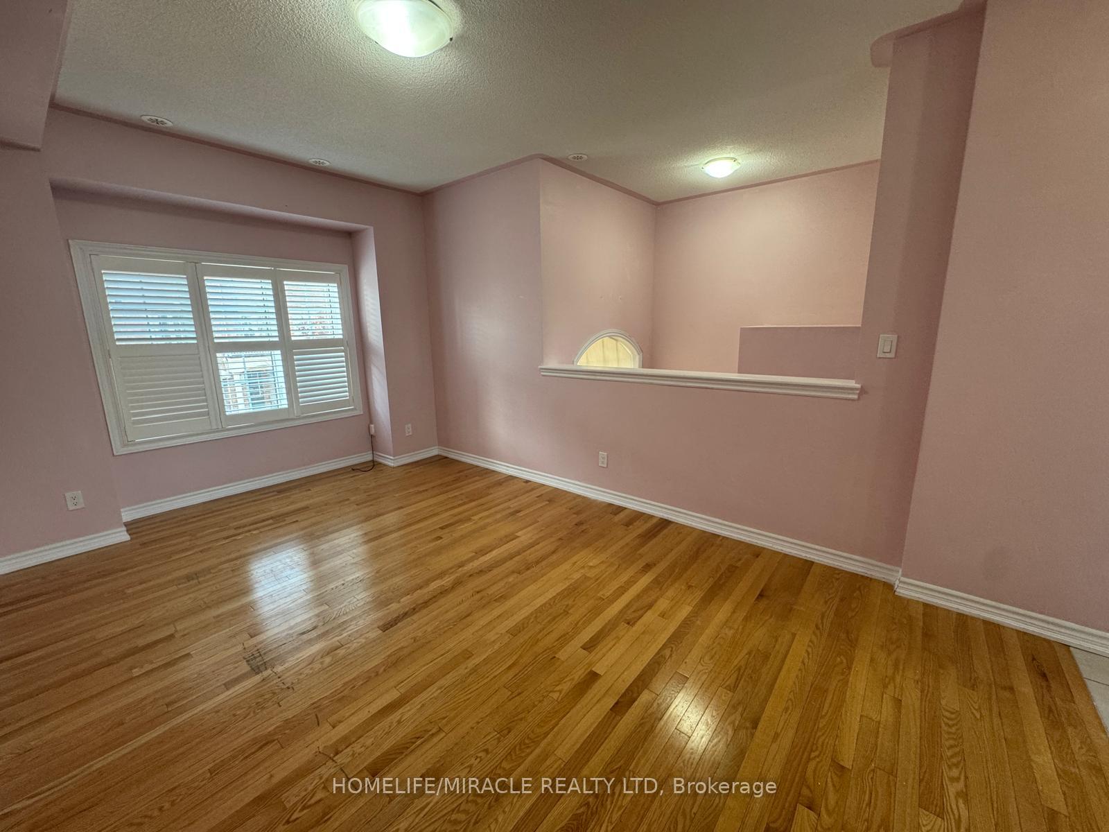 Photo 3 of Unit 88, 88 Aspen Hills Road, Brampton, Credit Valley — HOMEH