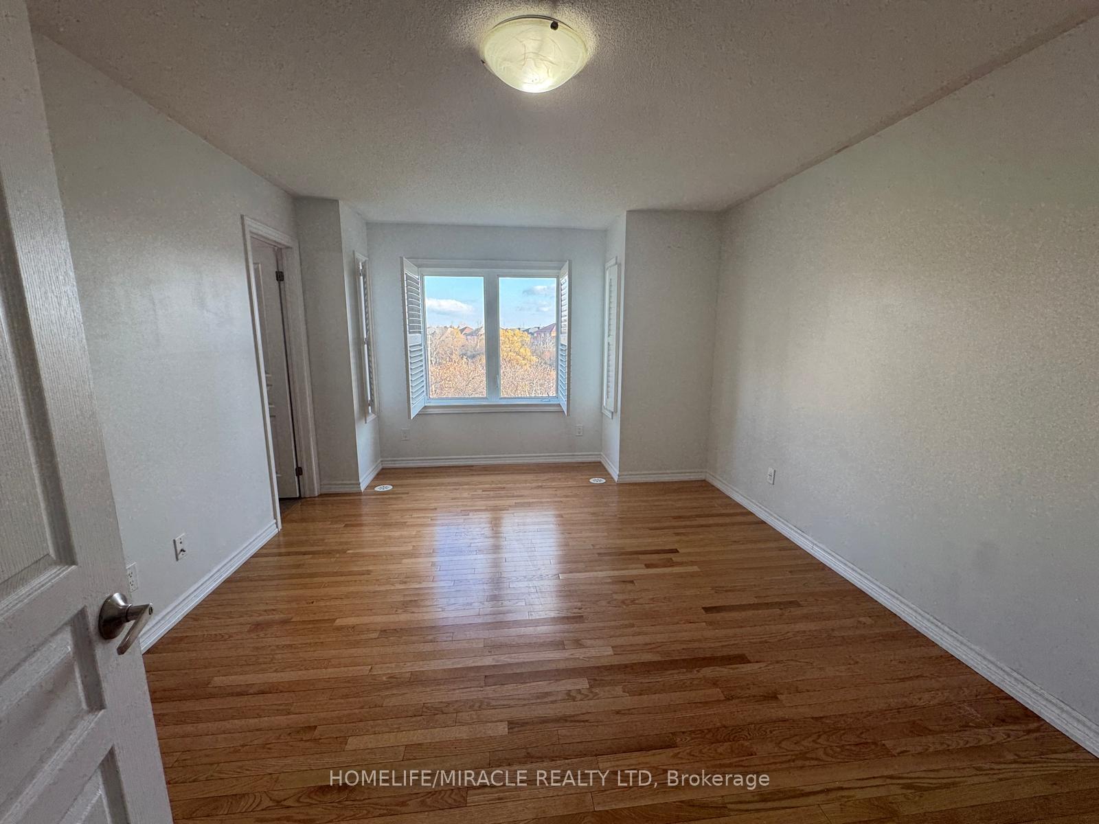 Photo 6 of Unit 88, 88 Aspen Hills Road, Brampton, Credit Valley — HOMEH