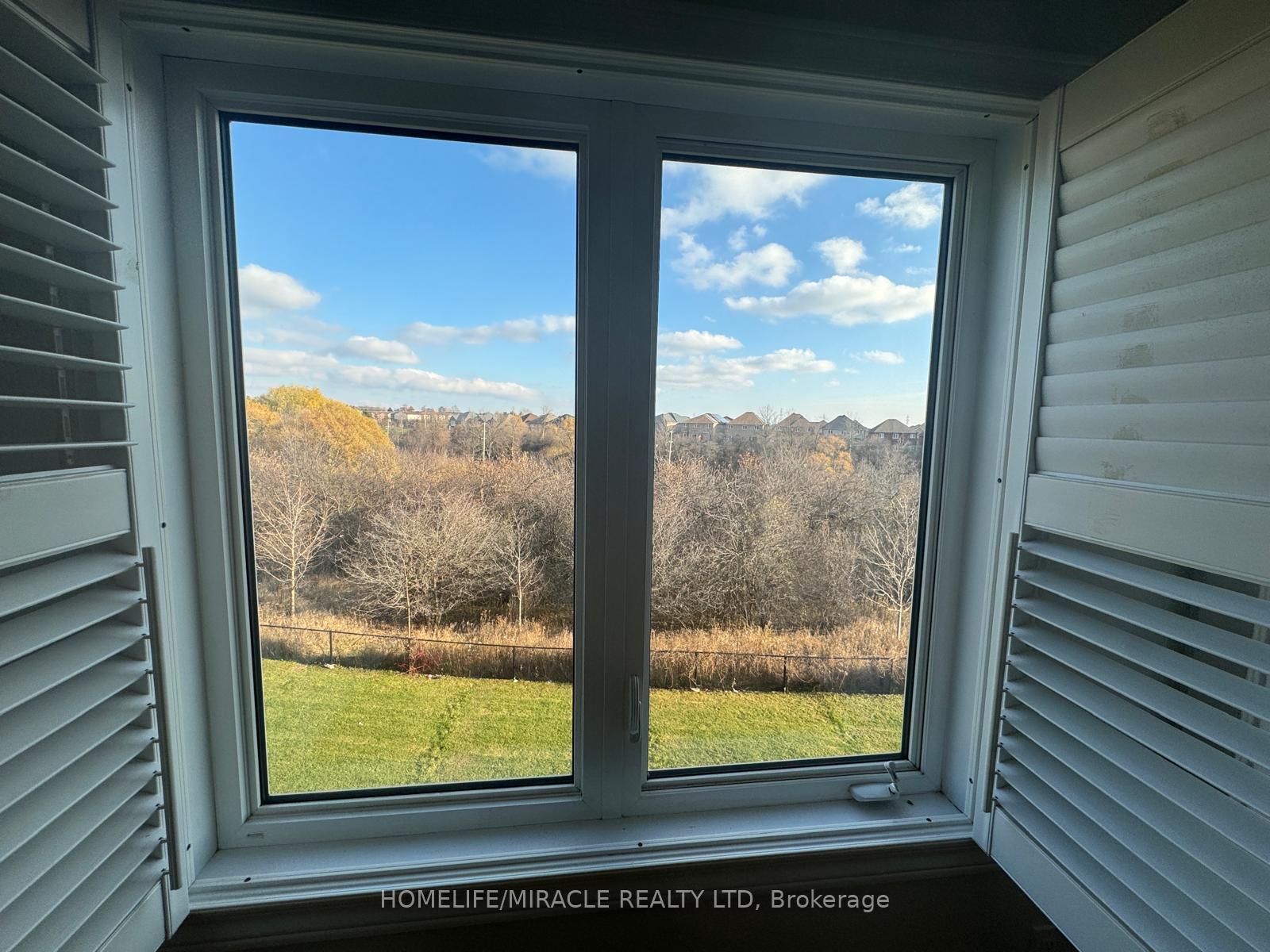 Photo 12 of Unit 88, 88 Aspen Hills Road, Brampton, Credit Valley — HOMEH