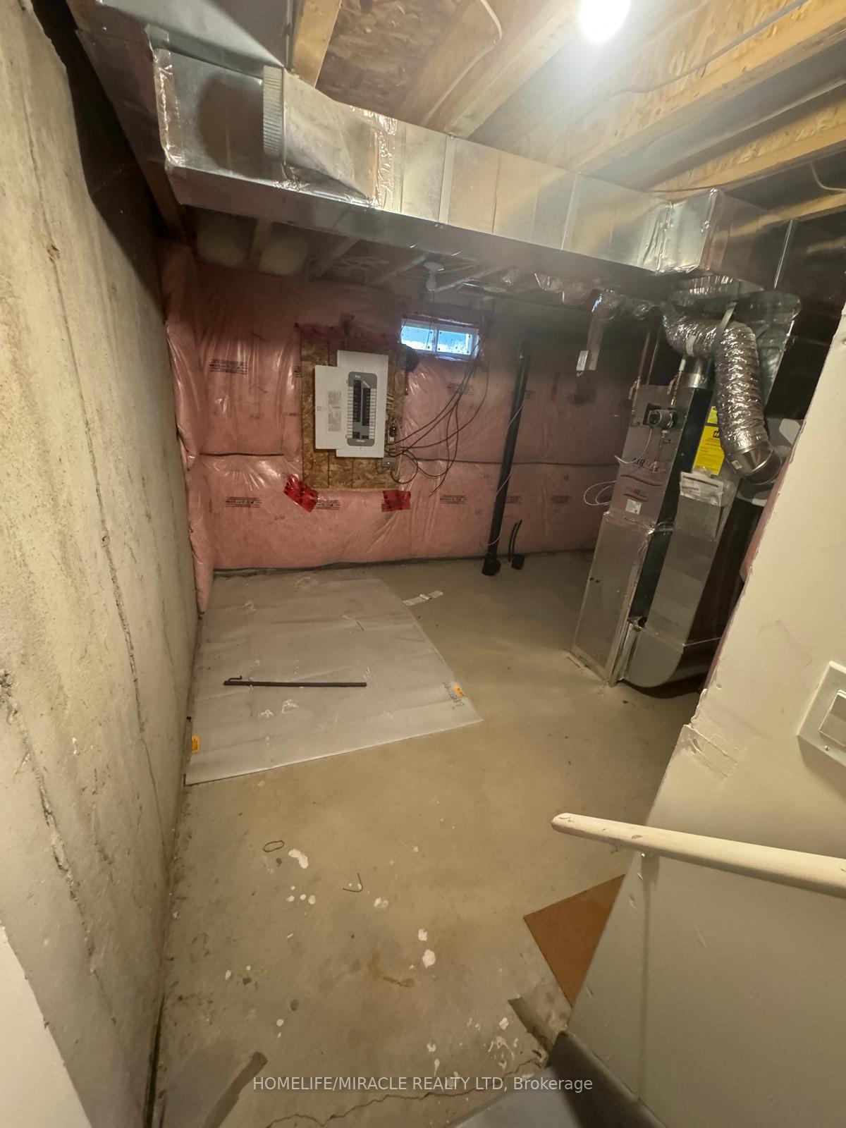 Photo 15 of Unit 88, 88 Aspen Hills Road, Brampton, Credit Valley — HOMEH