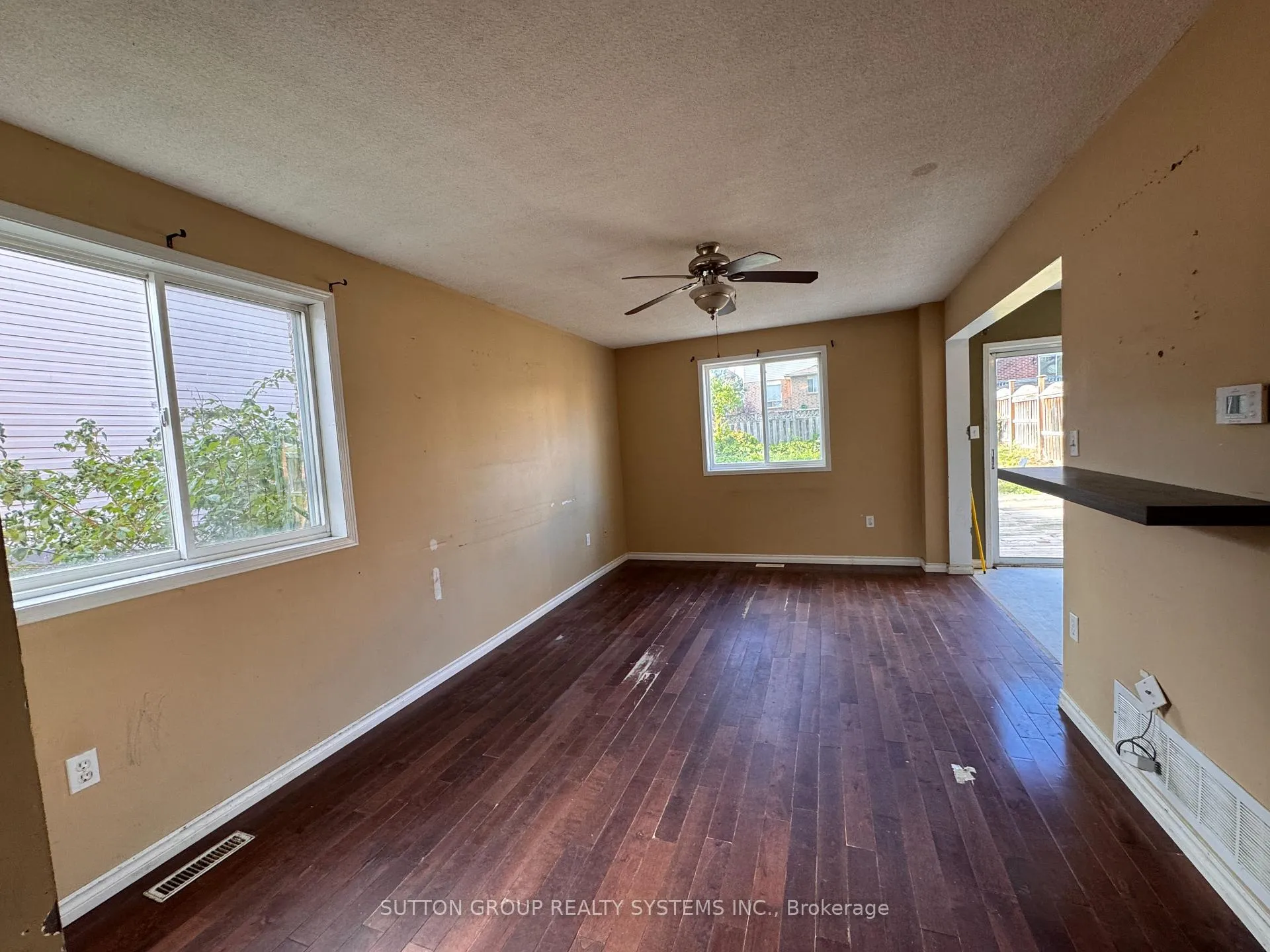 Photo 9 of 53 Hersey Crescent, Barrie, 400 West — HOMEH
