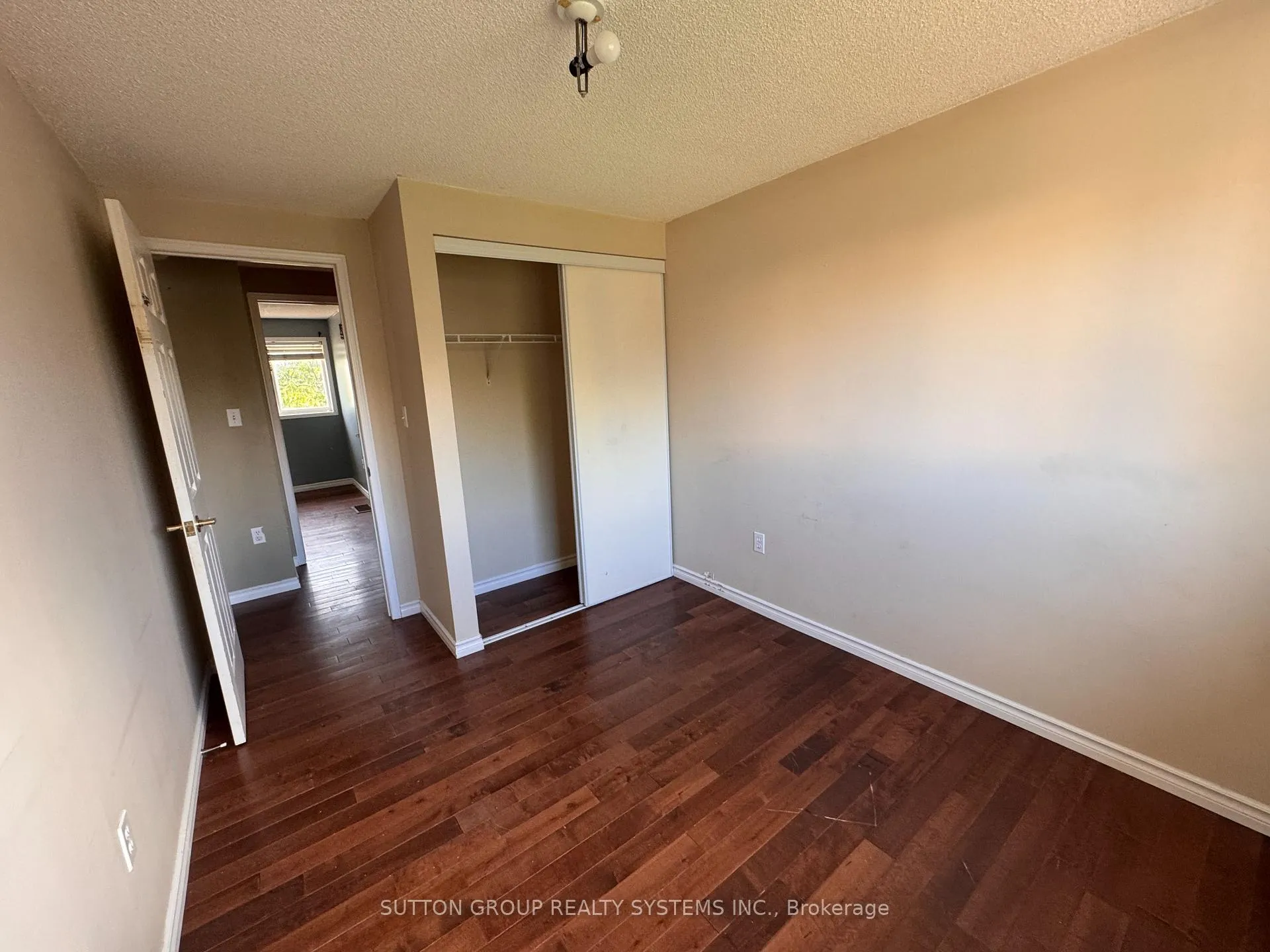 Photo 11 of 53 Hersey Crescent, Barrie, 400 West — HOMEH